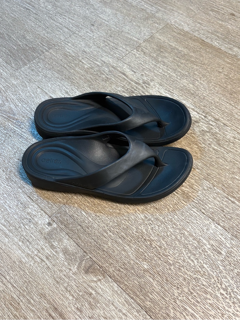 AETREX MAUI BLACK ORTHOTIC FLIPS SANDALS SIZE 8